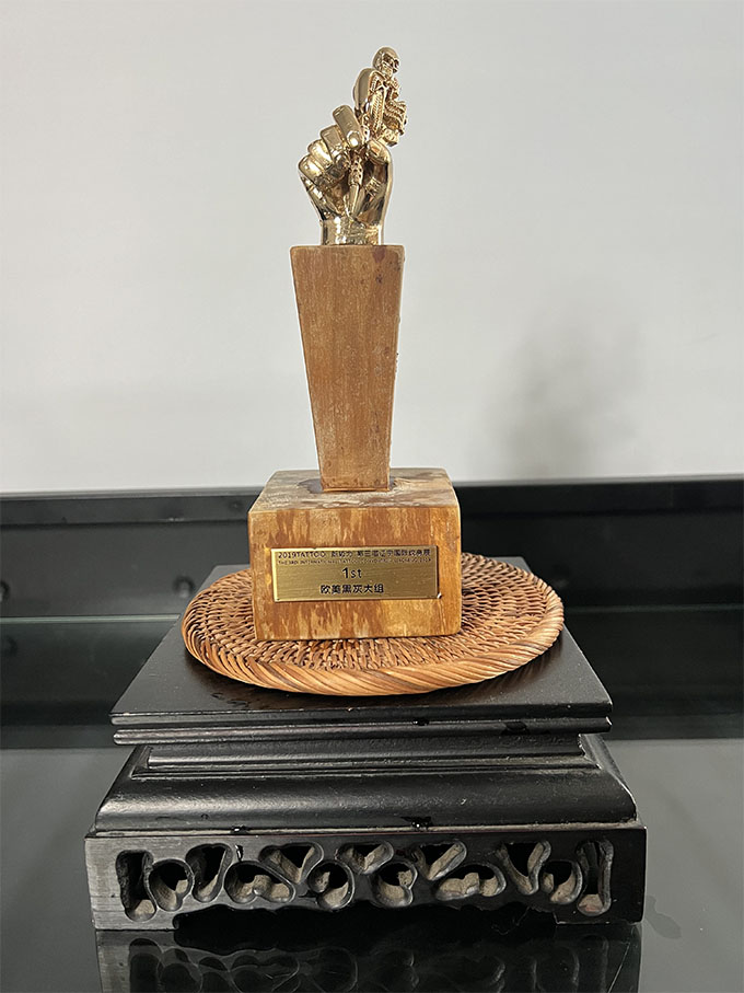 2019年、熙熙老师、辽宁国际纹身展、欧美黑灰大组、荣获一等奖